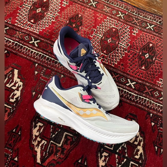 Size 10 Saucony Guide 15 Running Shoe— Brand New! - Picture 7 of 8